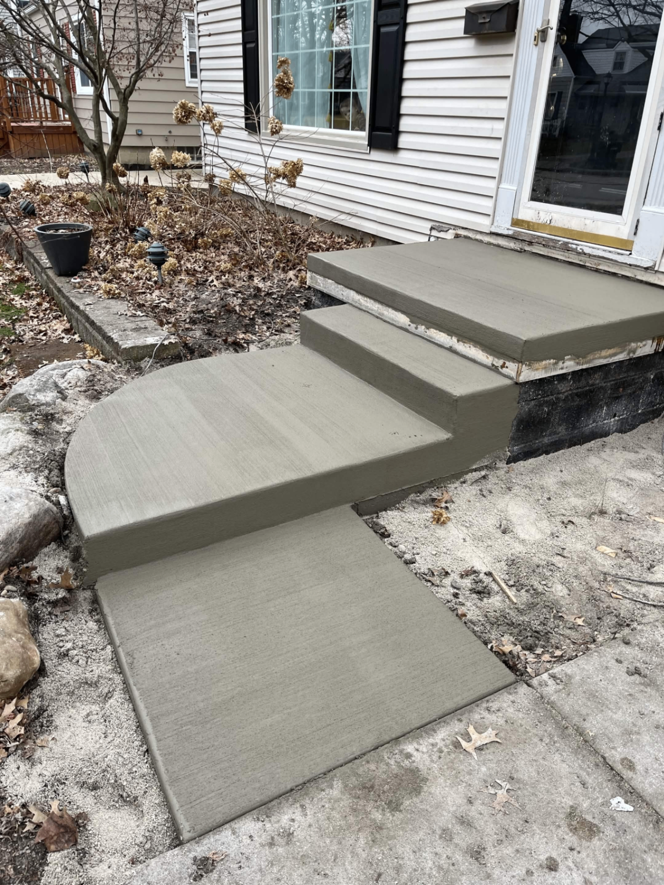 Custom concrete front stoop